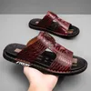 Kapcia Mężczyźni Kapcie Letnie nowy styl męskie sandały plażowe skórzane miękki dół Rekretowy buty Sandały Zandalias para hombre verano hkd230821