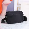 Bolsa de nylon Bolsa de ombro preto Bolsas de ombro preto Purse destacável Hardware Triângulo Zip Fechamento interno Compartimento interno Decoração de padrões de couro de alta qualidade