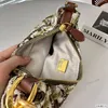 22SS Women Designer Färgglad Tweed Wool Sticking Underarm Hobo Bag Gold Metal Hardware Two Chains Stripes Axel Dragkedja Handväska 3 Färger 21x15cm Luxury Purse