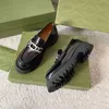 Sıradan Ayakkabı Lüks Tasarımcı Ayakkabı Atbit Deri Loafers Tıknaz Lug Sole Loafer Emaye Kartışma G Detay Zinciri Slip-On Ayakkabı Düz ​​Tembel Loafers