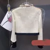 2024SS Diseñador Chaquetas de mujer Top Calidad Solapa Polo Moda Pecho Bolsillo Slim Fit Blanco Bordado Impreso Hebilla de metal Punto de manga larga Cardigan Chaquetas 851