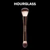 Makeup Brushes Hourglass Makeup Brush- No.17 Lighting Edit Brush Soft Fiber Hair Double Head Highlight Fashion Design Single Face Brush HKD230821