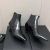 2023 Designer Luxus reine Farbe Spitze Stiefel Damen 100 % Leder Outdoor Party Chelsea Knöchelstiefel Dame sexy Mode Komfort Schweißableitende Schuhe mit hohen Absätzen Größe 40