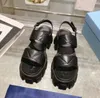 Hochwertige Damenmode-Designer-Römersandalen. Modische Strandschuhe aus echtem Leder mit Kreuzsohle. Zeigen Sie Partykleid-Schuhe, passende Box 35-41