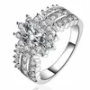 Rings de cluster Corte de almofada de prata luxuosa Corte de 3ct SONA Diamond CZ Jóias de noivado 925 Flor de dedos de casamento esterlina para mulheres