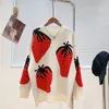 Kvinnors tröjor Flocking Strawberry Jacquard Sticked tröja Kvinnor Lazy Oaf Pullover 2023 Spring Jumpers Korean Fashjion Loose Knit Tops