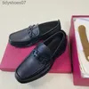 feragamos primavera negócios de couro sapatos grossos cavalo lichia padrão fivela sapatos casuais couro e sapatos de outono solas Lefu mens moda casamento genuíno sh S7L2