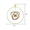 ウォールクロックゴールデンメタルクロックイエロースタイリッシュユニークなヨーロッパの静かなバッテリーRelogioデジタルデメサ装飾ベッドルーム