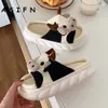 Tofflor Asifn Girls Milk Cow Cushion Slippers Women Home Slides Fluffy Winter Warm Cartoon House Söta roliga skor Zapatos de Mujer HKD230821