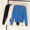 Kobiety dla kobiecych Kosze Bluzki Top Bluzki Tricot Odzież Przycięta w Koreańskim stylu mody Jersey Cardigan Kobiet Knitted Ladies Swatery Czarna odzież wierzchnia 230818