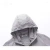 Herrenjacken Sommer Dünne Männer Windbrüche Leicht atmungsaktivem Sonnenschutz Uvproof Kapuze -Jacke UPF50 Hautmantel Outwear B52