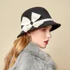 Bérets élégant fleur laine feutre chapeau pour femmes dame automne hiver femme Fedora chaud chapeaux britannique dôme Jazz casquette