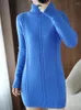 女性のセーター2023秋/冬のミッドレングスセータードレス女性ハイネックプルオーバースリムフィットバット