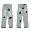 24Ss Nuovi jeans da uomo Designer Crea vecchi pantaloni dritti cromati lavati Stampe con lettere a cuore Cuori stile lungo Cuori cromati viola Pantaloni con cuori cromati 293