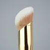 Escovas de maquiagem Pat McGrath Labs - Skin Fetish sublime Perfeição destacando escova Angulada Princulação de liquidificador escondido da ponta da ponta impecável HKD230821