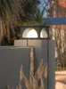 Zonne -aangedreven villa deur pilaarlamp buiten binnenplaats muur waterdicht
