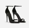 23s Luxury Designer Sandaler Kvinnor Patentläder Sandal Back-Logo Plack High Heel Sandals Ankle Strap Stängning med ruta 35-43