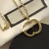Ladies colar vintage marca simples cadeia de cobre letra hollow pendente