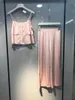 Kvinnors sömnkläder Summer Kvinnor Lingge Pyjama Set Ice Silk Pink Sling Button Flounce Big Long Ben Nightwear Unique Design Ventilate