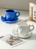 Tassen Ahunderjiaz Europäische Retro -Skulpturen Paar Tasse Exquisites Matte Keramik Kaffee und Untertassen Set Bar Home Dekorationen