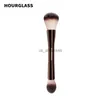 Makeup Brushes Hourglass Makeup Brush- No.17 Lighting Edit Brush Soft Fiber Hair Double Head Highlight Fashion Design Single Face Brush HKD230821