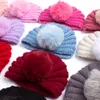 M622 Nouveau Automne Hiver Infantile Bébé Enfants Tricoté Chapeau Bonbons Couleur Enfants Fausse Fourrure Balle Crâne Bonnets Casquettes Turban Cache-oreilles Filles Chapeaux Chauds 15 Couleurs