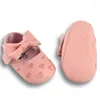 First Walkers Classic Love Brodered Baby Shoes Soft-Soled Toddler Alla matchande prinsessartiklar