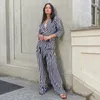 Women's Sleep abbigliamento 2023 Stupt a strisce in bianco e nero imitazione imitazione di seta per pantaloni a maniche lunghe pigiami comodi abiti da casa