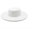 Breda randen hattar hink bowler hatt kvinnliga mössa för män fedoras mode filt Panama Chapel Beach Elegant Wedding Picture Fascinator 230821