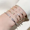 bracelet bijoux de créateur T Family's Same Style Bracelet Femme Corps Blanc Coquille Nue avec Diamant Argent Sterling Or Rose 18K Incolore Bracelet Style Mode