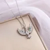 2023 New Fashion Phoenix Wings Colar para mulheres elegantes Jóias de casamento Bird Golden Bird Colorful Crystal Wings Colar Birthday Gift