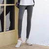 Legginsy dla kobiet swobodne stałe odcinek kostki Podstawowe wszystkie dopasowanie Mid Calf Short Leggins Woman Slim High Elastyczny szary spodnie dla kobiet