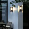 Lámpara de pared Ver imagen más grande Añadir para comparar Compartir Luz de jardín Aplique de interior y exterior de 1 luz Marco rectangular negro