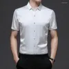 Chemises décontractées pour hommes affaires hommes chemise à manches courtes surdimensionné soyeux facile d'entretien été qualité doux confortable rayé luxe Camisa