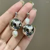 Dangle Ohrringe trendy silberne Farbe Metall Ball Tropfen unregelmäßige Perle für Frauen Mädchen Mode koreanische Stil Langer Schmuckparty Kee