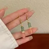 Pendientes traseros Estilo chino Vintage Clip de borla largo para mujeres Sin perforación 2023 Resina de moda Piedra verde rosa en