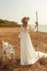 Western Country Hippie Cowgirl A Line Wedding Dresses Chiffon Long Sleeves Elegant spets brudklänningar Boho Garden V Neck Gothic Bride Reception Robes Simple CL2734