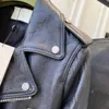 Klassisk kvinnlig designer Short Jackets Black Pu Leather Causal Jacka Lapel Neck Outdoor Motorcykel Biker Coat Fashion Hip Hop Streetwear H13