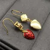 Top designer MiuMiu Mode Boucles d'oreilles Nouveau Fraise Cristal Doux Mignon et Cool Académie Fée Tempérament Argent Aiguille Boucles D'oreilles Bijoux Accessoires Saint-Valentin