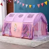 Speelgoedtenten Grote kinderen speelhuistent met raam Draagbare kinderenbedtent voor jongens meisjes Indoor Play Game House Castle R230830