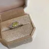 Pierścienie klastra Nisza Zielona Grape Square Diamond Pierścień