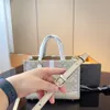 Mała torba na crossbody