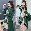 QNPQYX AUTUMN TRENCH TRENCH Coat Trench Slim Ladies Robe Floral Trench Femmes Deux pièces Femmes Définit des trenchs