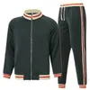 Tute da uomo Casual Tuta da uomo Primavera Autunno Uomo Set Cardigan con zip Giacca in due pezzi Pantaloni Tuta da jogging a righe Tuta sportiva Tuta da uomo 230822