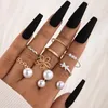 Pierścienie klastra Trendy złoty kolor imitacja Pearl Pearl For Women Vintage Geometryczne rzeźbia