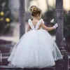 Robes de fille belle blanche col carré robe de bal fleur pour mariage enfant en bas âge première Communion dentelle appliquée enfants anniversaire