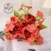 Dekorativa blommor kransar ingzy 5forked silke rose lilja europeisk stil multicolor brud blommor bukett bröllop familjefest dekoration falsk 230822