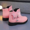 Bottes chaussures pour enfants fille mi-longues bottes en cuir chaud bébé chaussures en coton mignon en peluche hiver nouvelles bottes en coton R230822