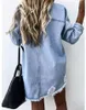 Giacche da donna giovane e alla moda blu dritta per lavaggio dritto bottone fori temperamento nella giacca di jeans 230821