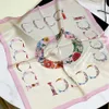 Mode Femmes D'été Écharpe Designer Foulard En Soie De Luxe Fleur Lettre Brodée À La Main 70 Par 70 cm Châle Petits Carrés De Haute Qualité T3338